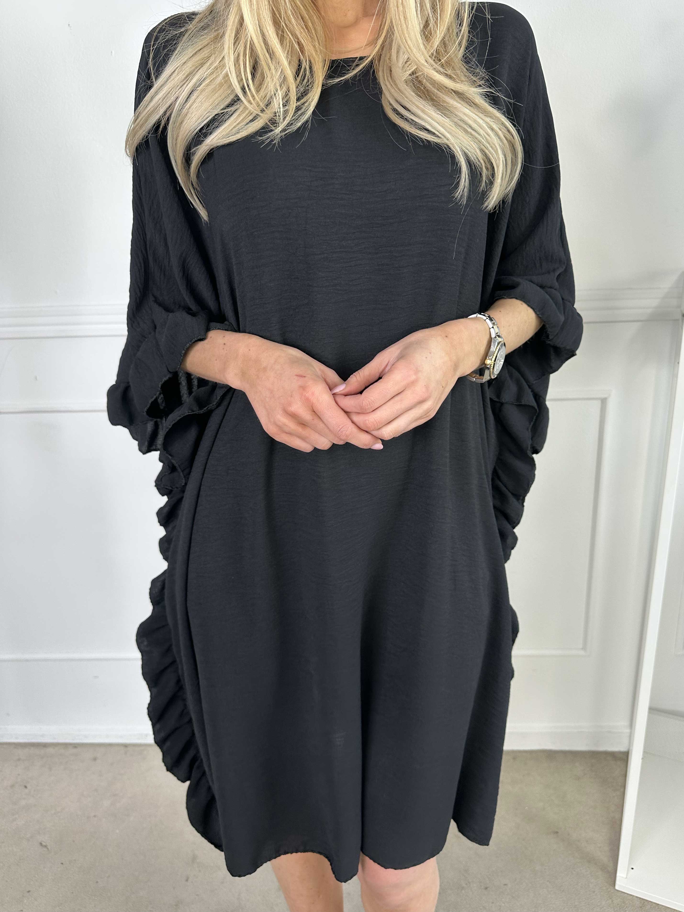 Cille - Sød tunika med flæsekanter i siderne